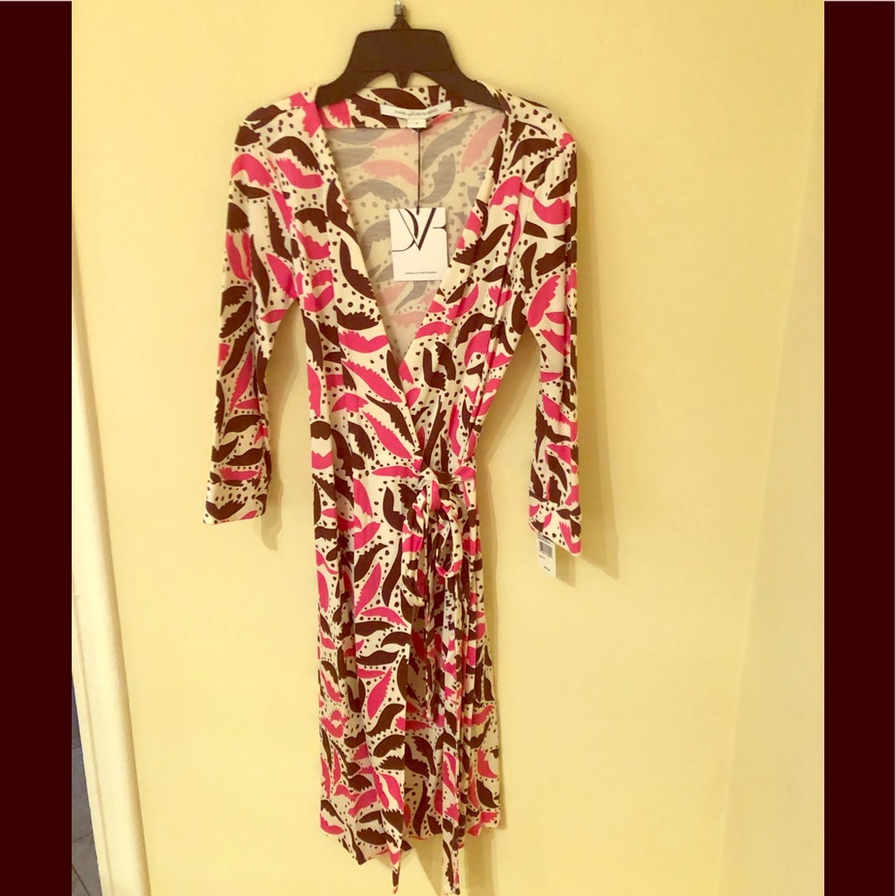 NWT Diane Von Furstenberg pink & brown wrap dress
